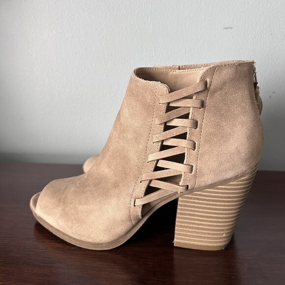 Kenneth Cole Reaction Tan Lasercut Keep Close Peep Toe High Heel Ankle Booties 9 - Picture 2 of 10